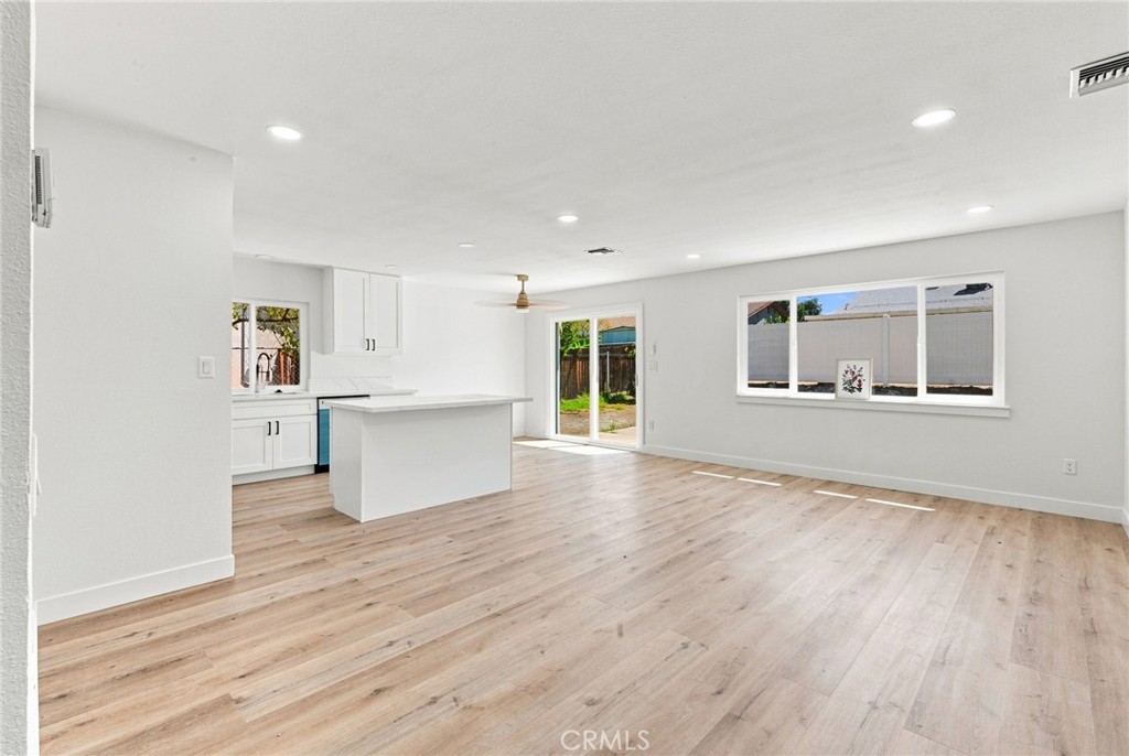 1626 Jason Court Property Photo 4