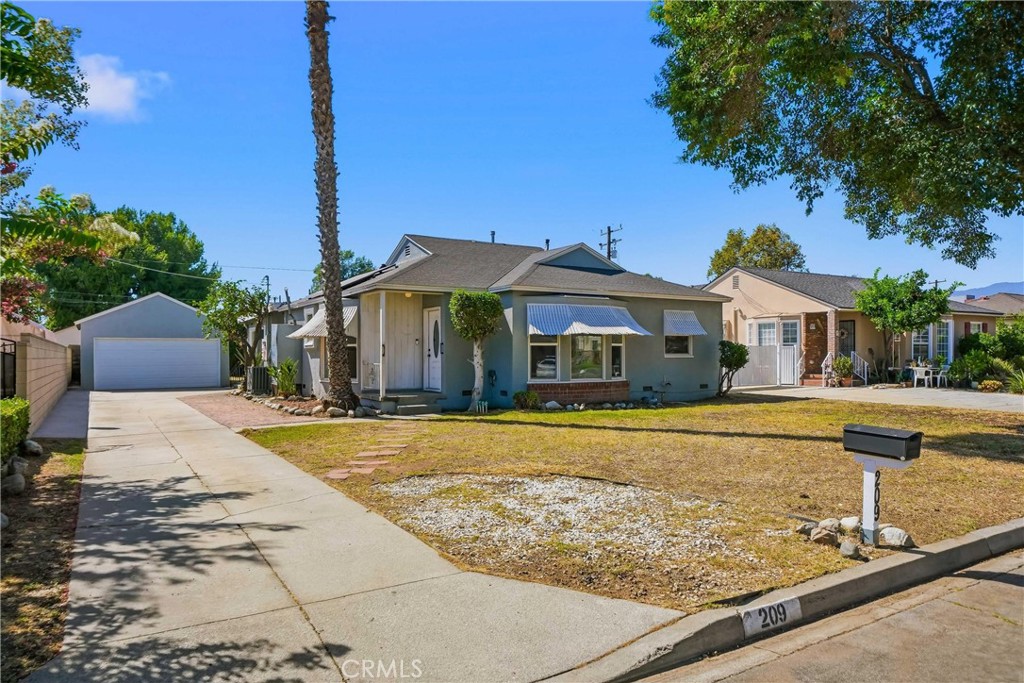 209 N Broadmoor Property Photo 2