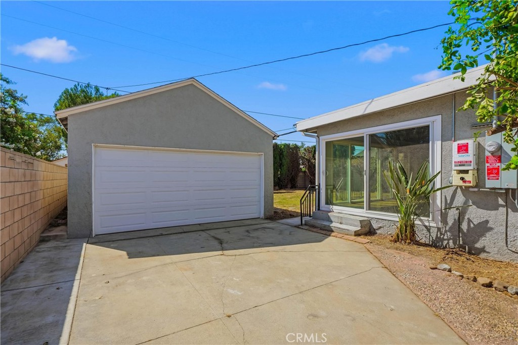 209 N Broadmoor Property Photo 4