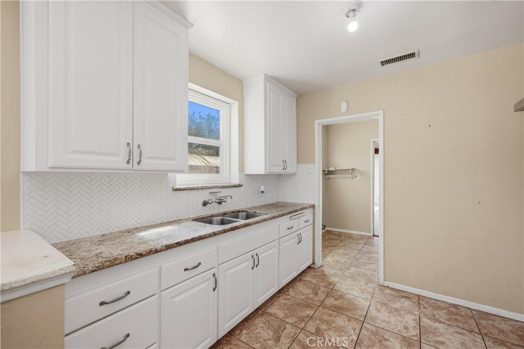 209 N Broadmoor Property Photo 18