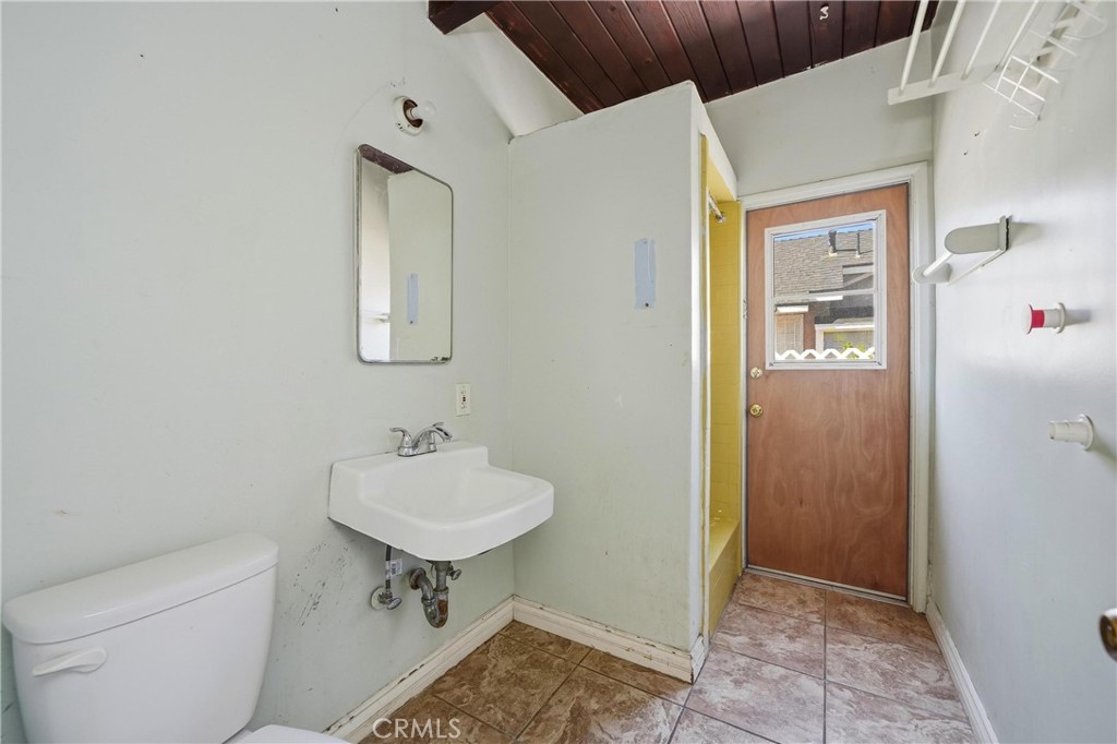 209 N Broadmoor Property Photo 28