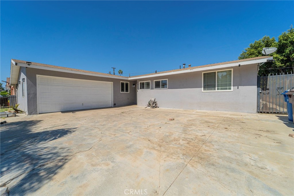1023 N Orange Property Photo 1