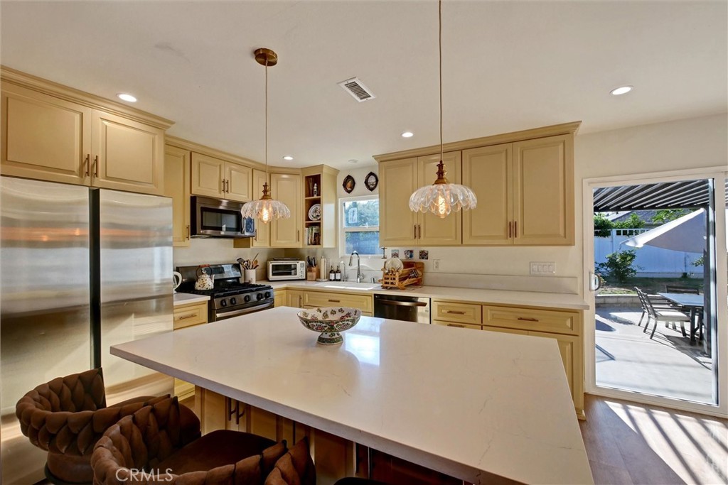 227 Oak Place Property Photo 6