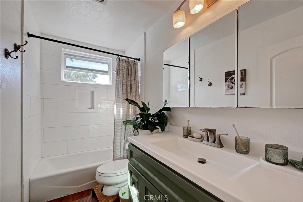 227 Oak Place Property Photo 13