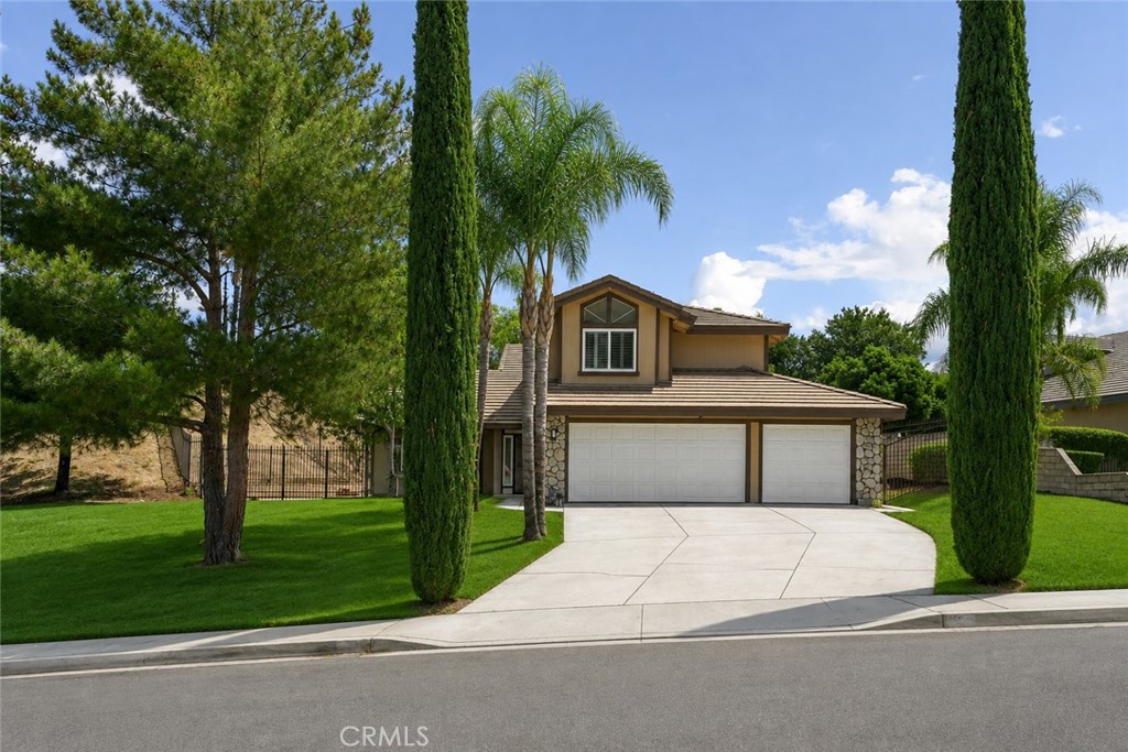 2110 S Glenwood Property Photo 1
