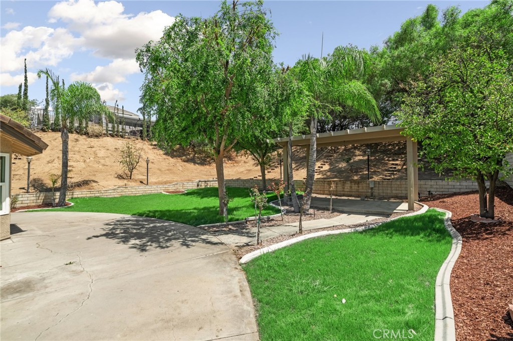 2110 S Glenwood Property Photo 33