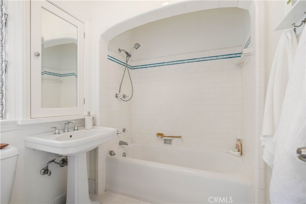 2024 Amherst Drive Property Photo 22