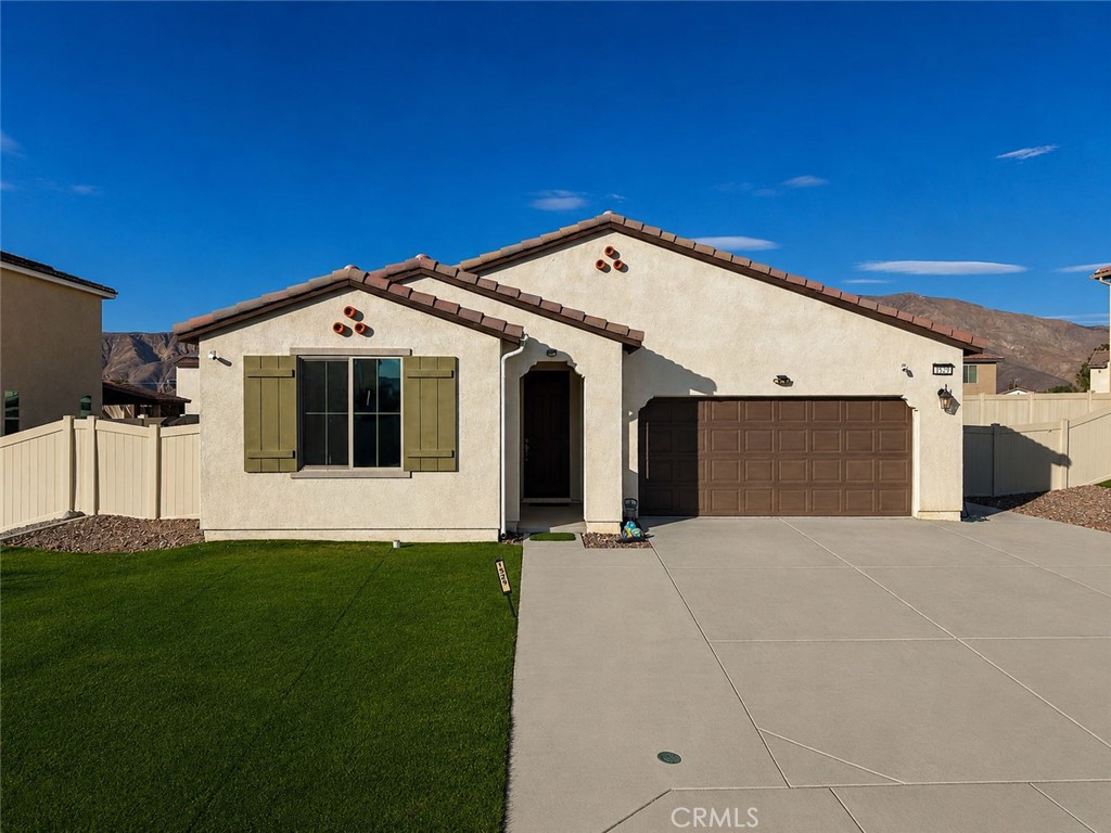 1529 Noblewood Drive Property Photo 2