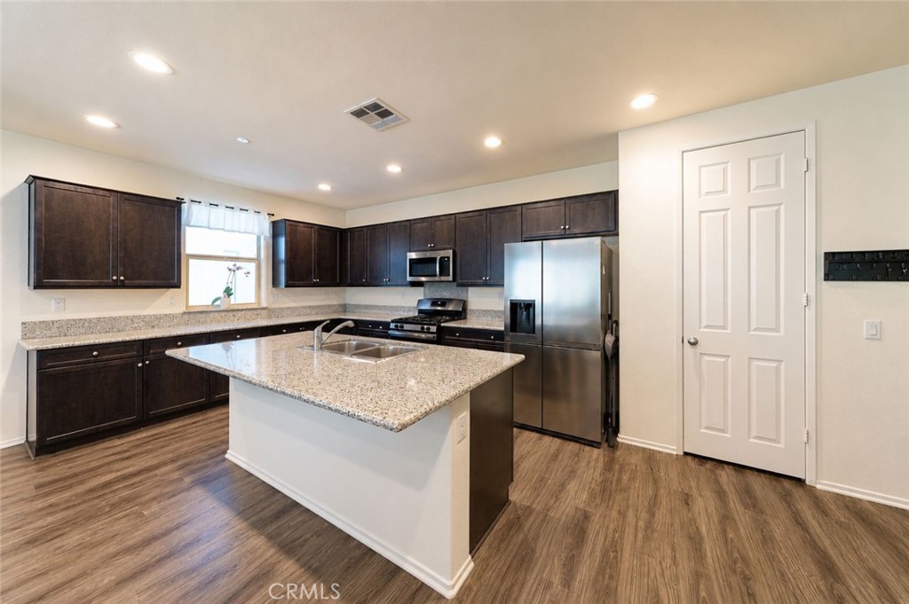1529 Noblewood Drive Property Photo 13