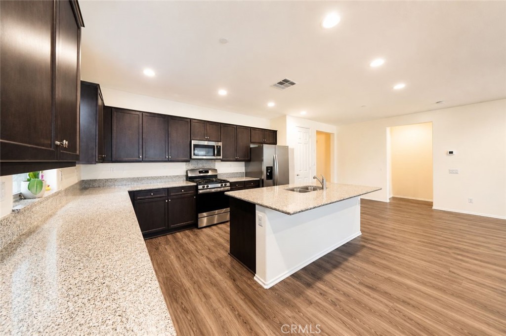 1529 Noblewood Drive Property Photo 15