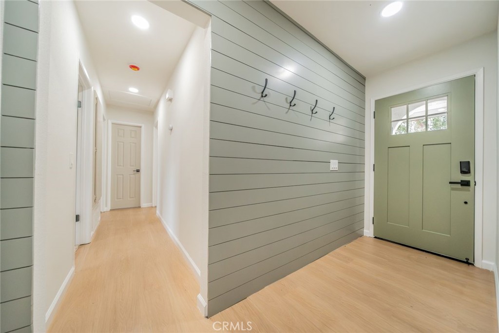 4865 Emerson Street Property Photo 4