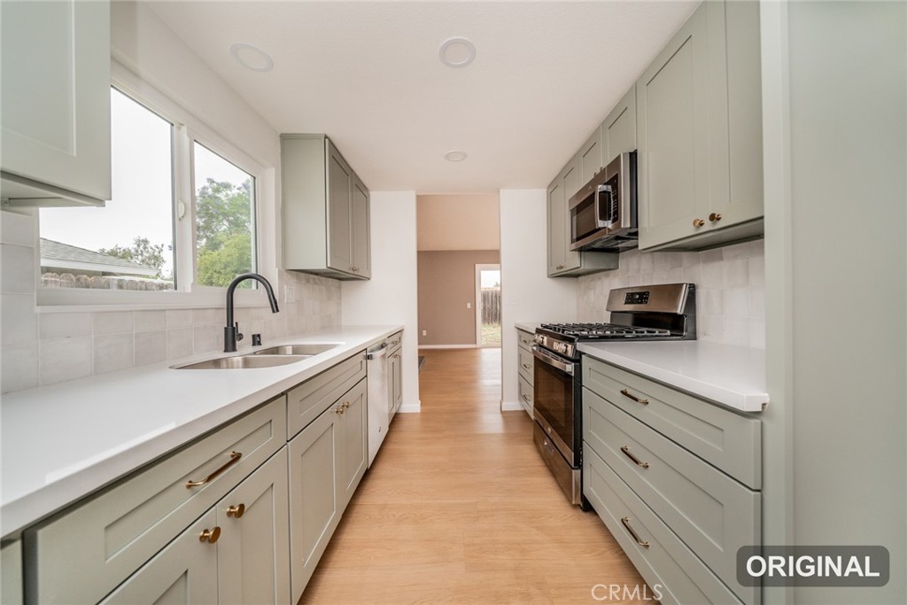 4865 Emerson Street Property Photo 12