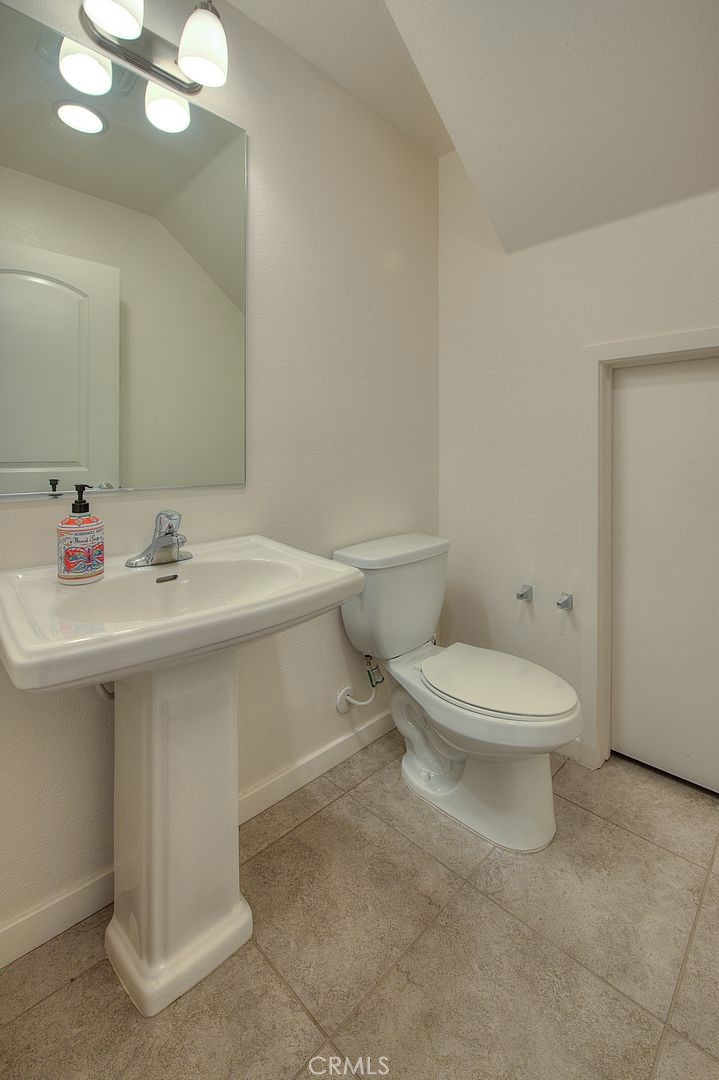 8872 Maple C Property Photo 19