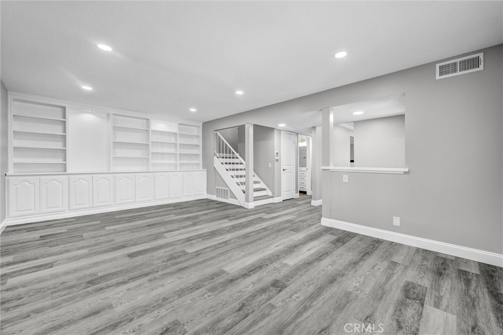 9719 Pauline Drive Property Photo 5