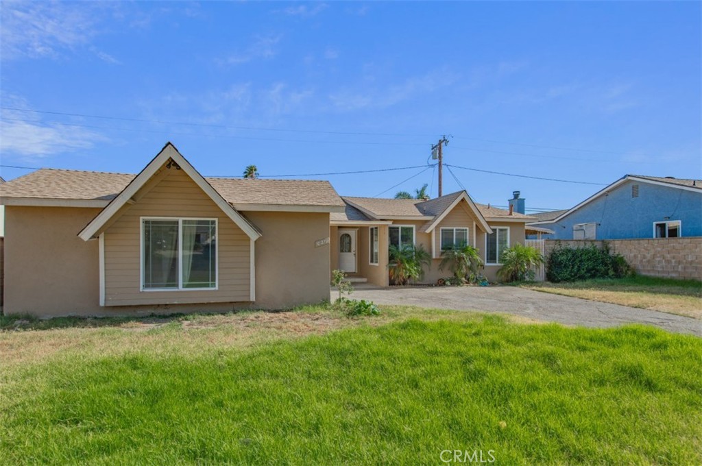 10219 Effen Street Property Photo 4