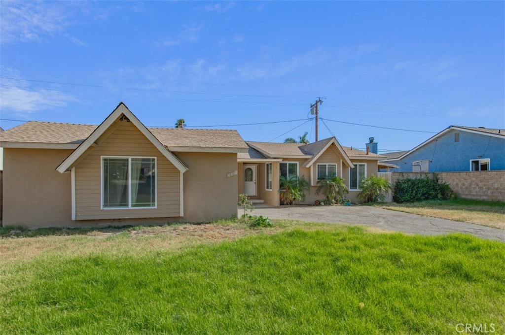 10219 Effen Street Property Photo 4