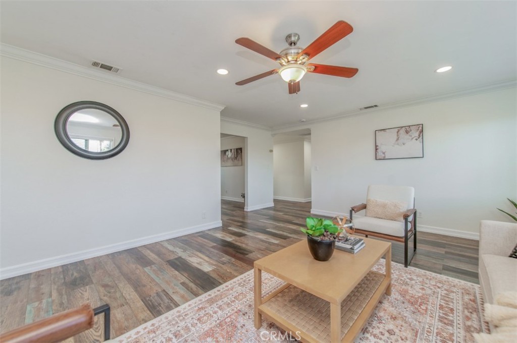 10219 Effen Street Property Photo 8