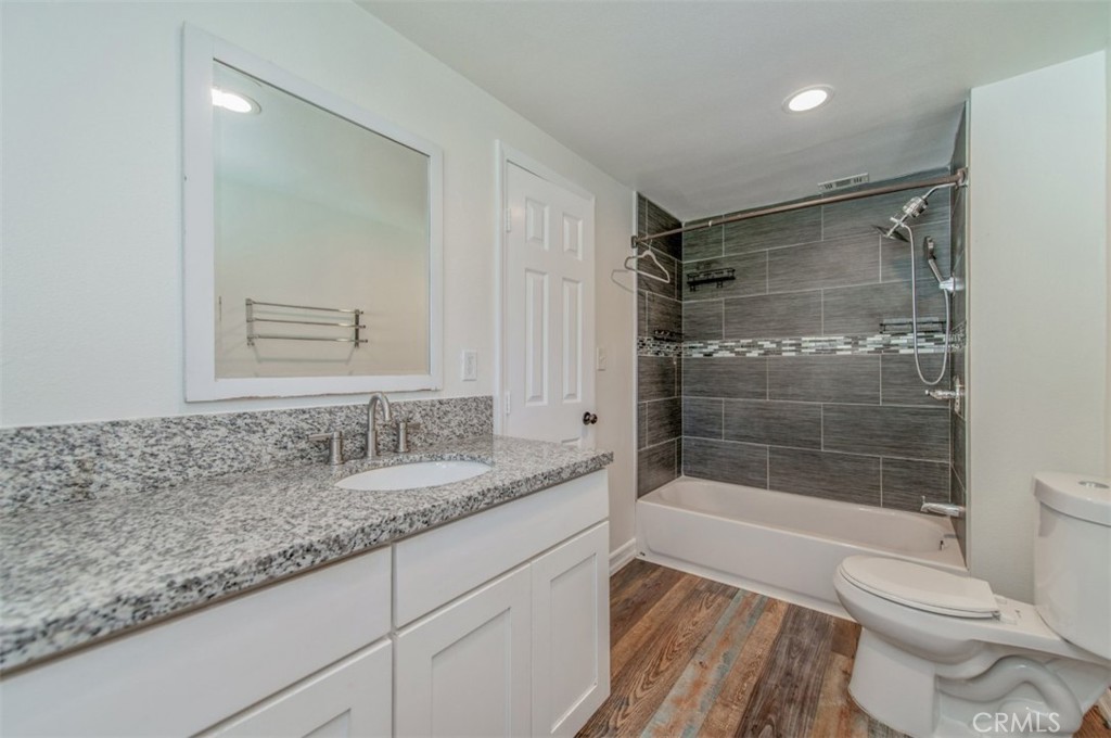 10219 Effen Street Property Photo 21