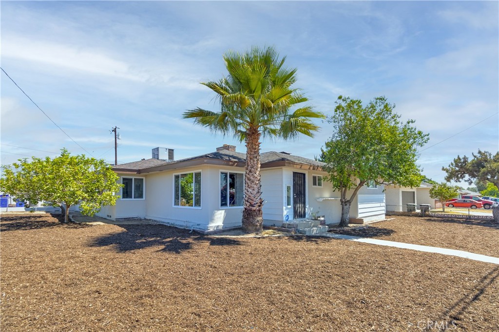 310 E Mariposa Property Photo 4