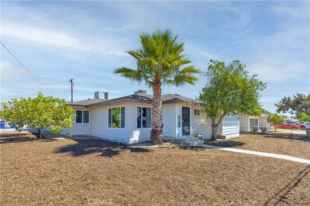 310 E Mariposa Property Photo 4