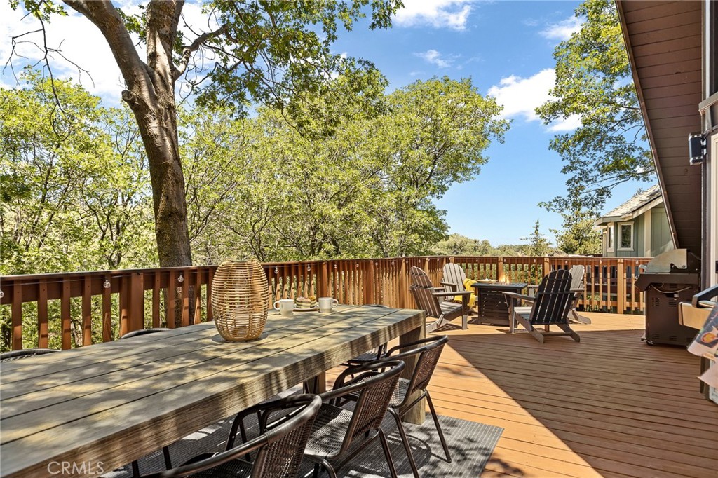 1296 Calgary Drive Property Photo 4