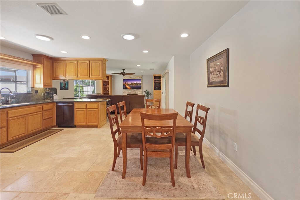 15597 Rolling Ridge Property Photo 13