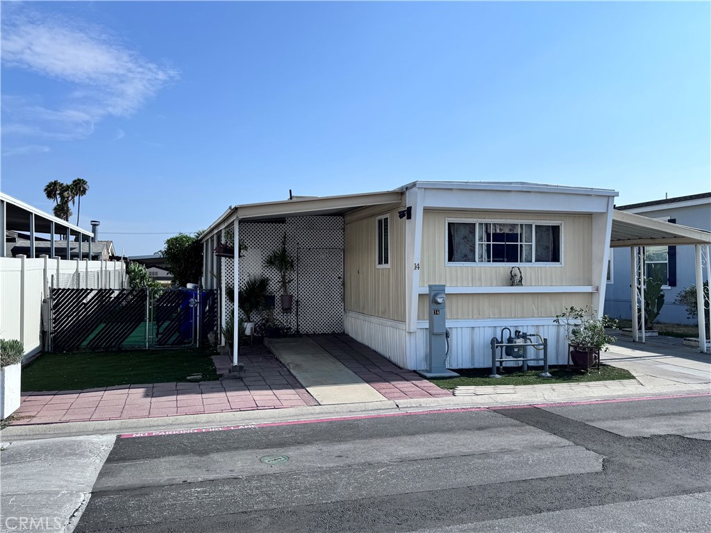 16860 Slover Property Photo 4