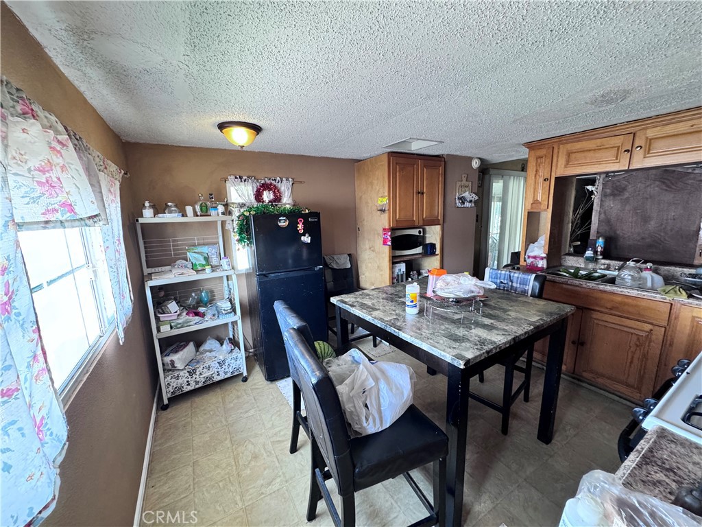 16860 Slover Property Photo 9