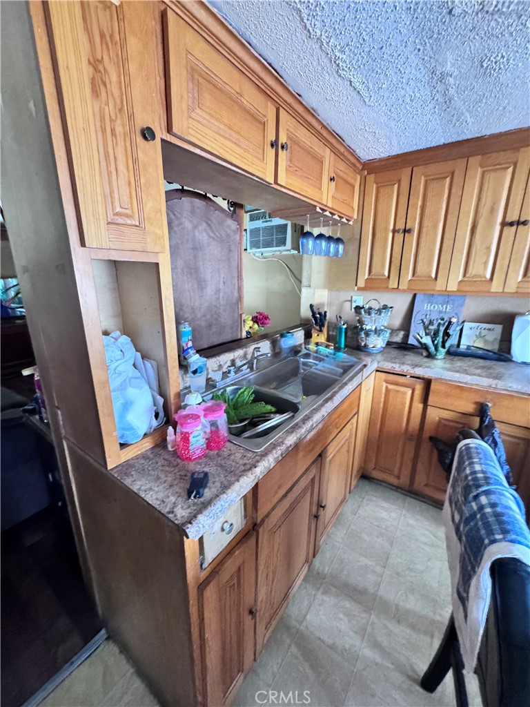 16860 Slover Property Photo 12