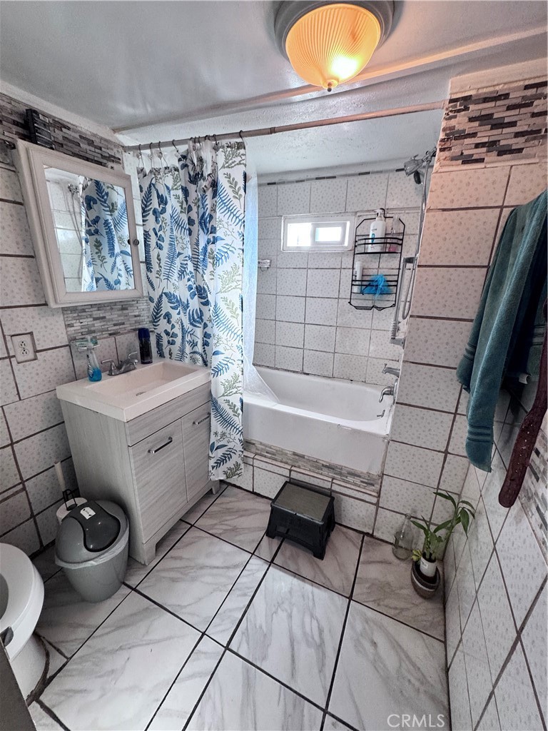 16860 Slover Property Photo 16