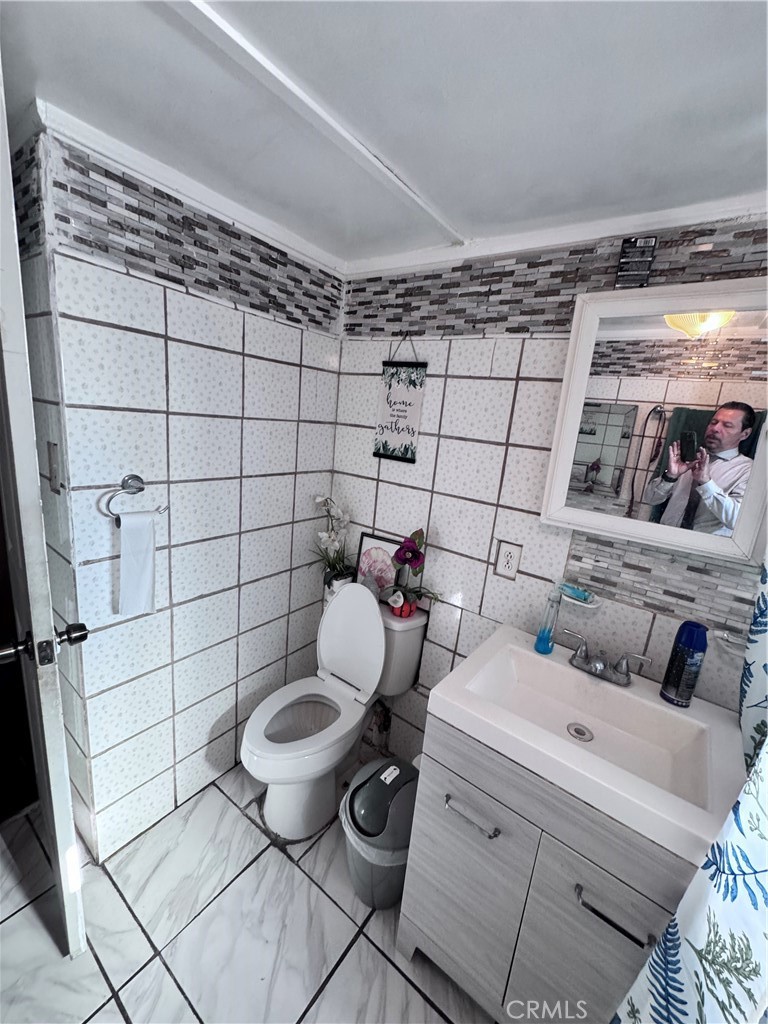 16860 Slover Property Photo 18