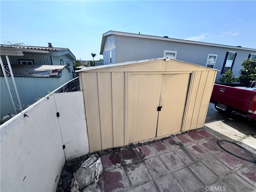 16860 Slover Property Photo 24
