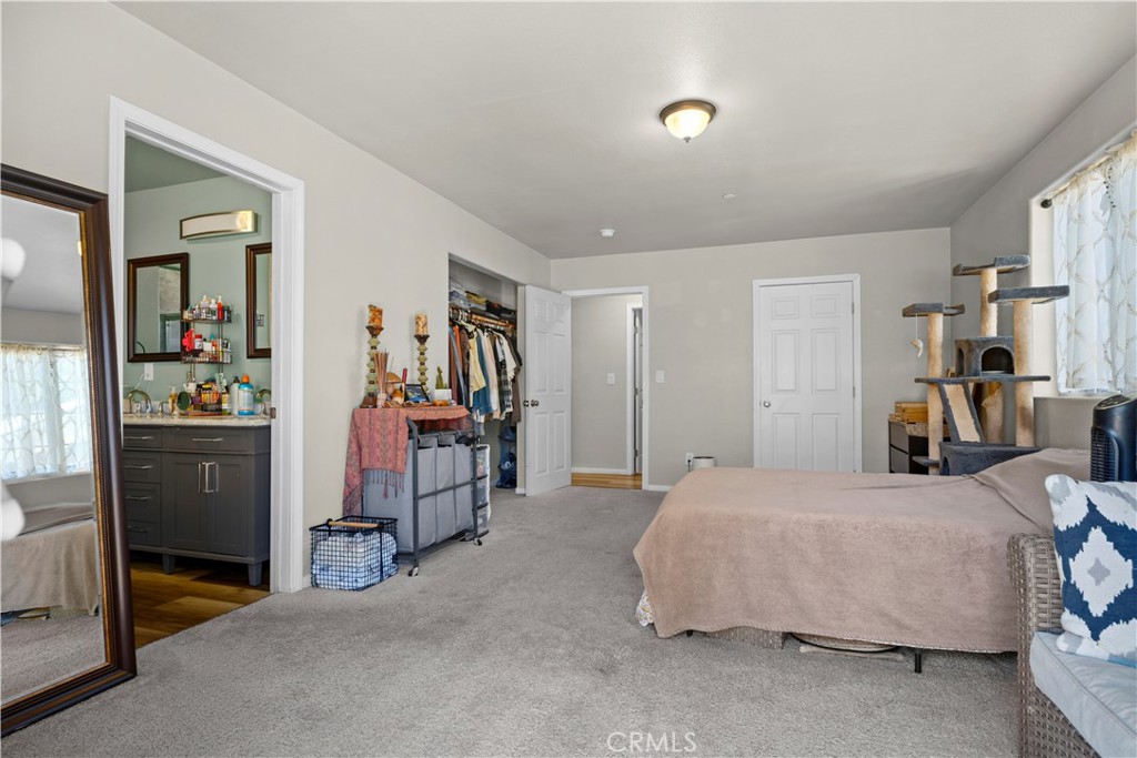 969 Hemlock Property Photo 26