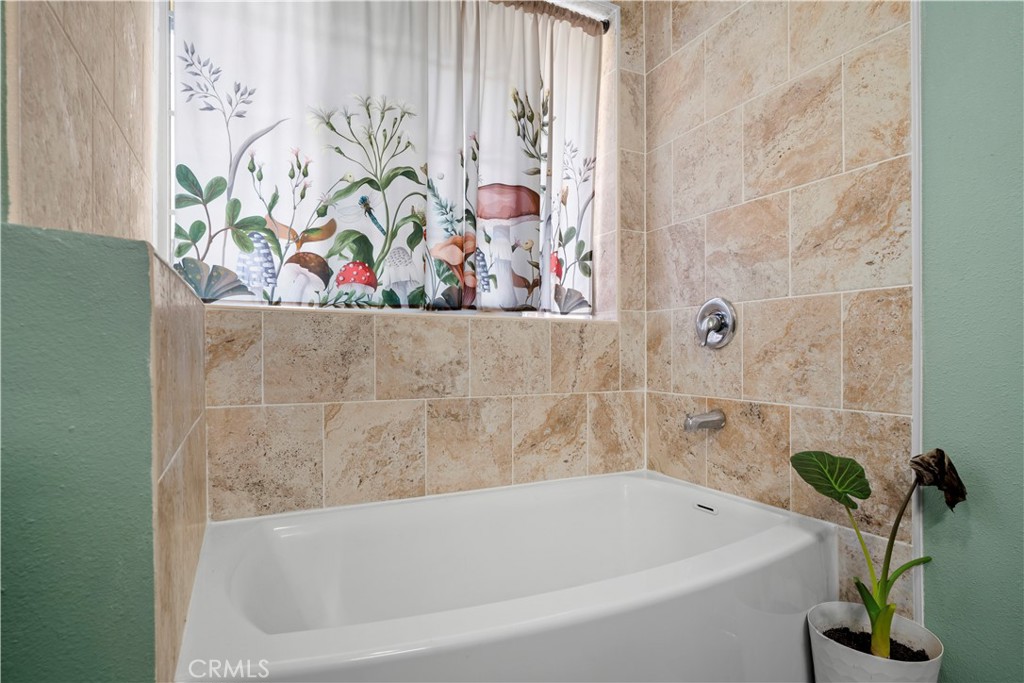 969 Hemlock Property Photo 29