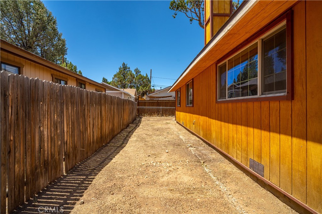 969 Hemlock Property Photo 43