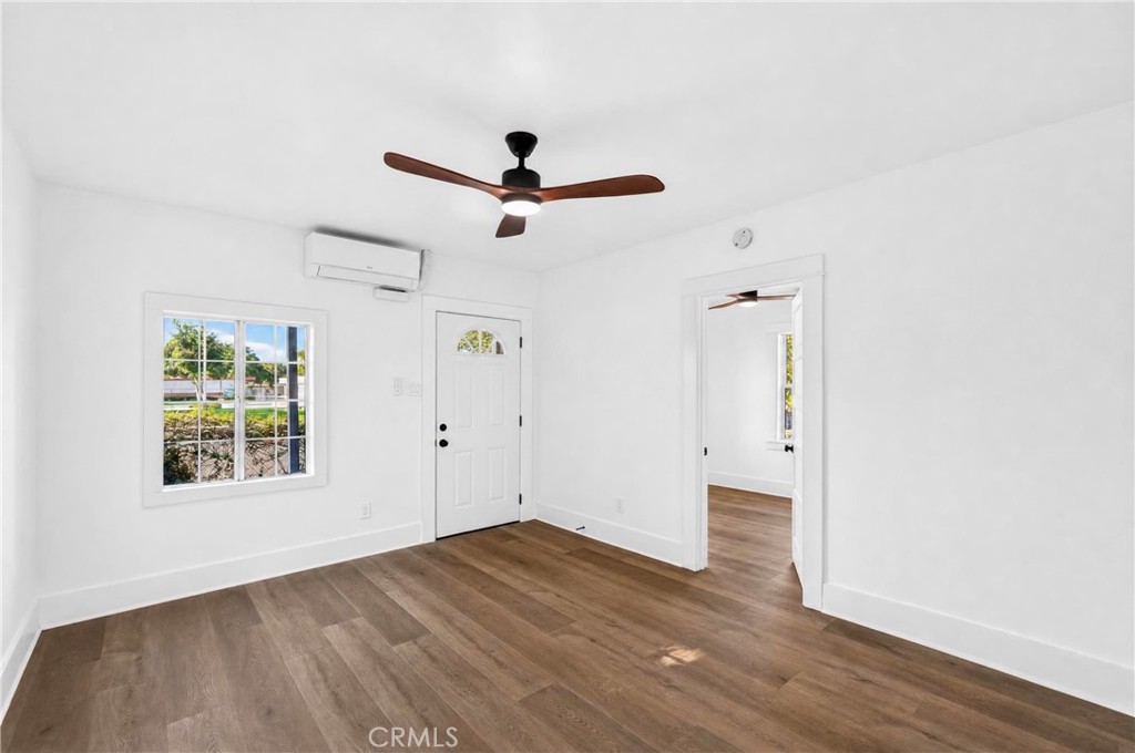 921 W Grand Property Photo 7