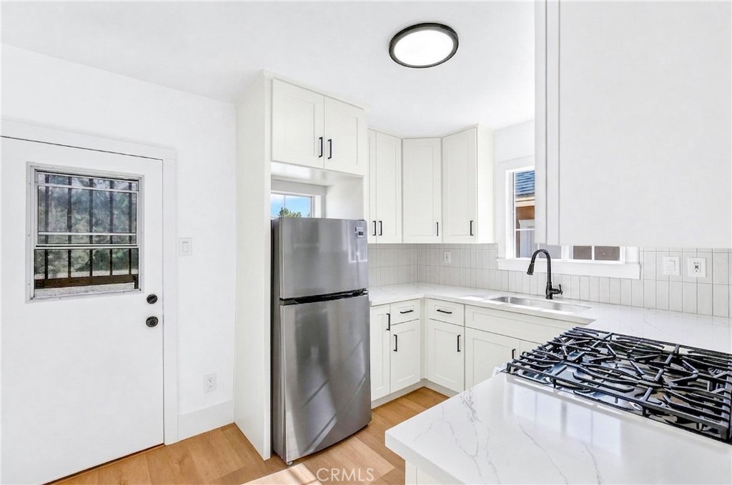 921 W Grand Property Photo 12