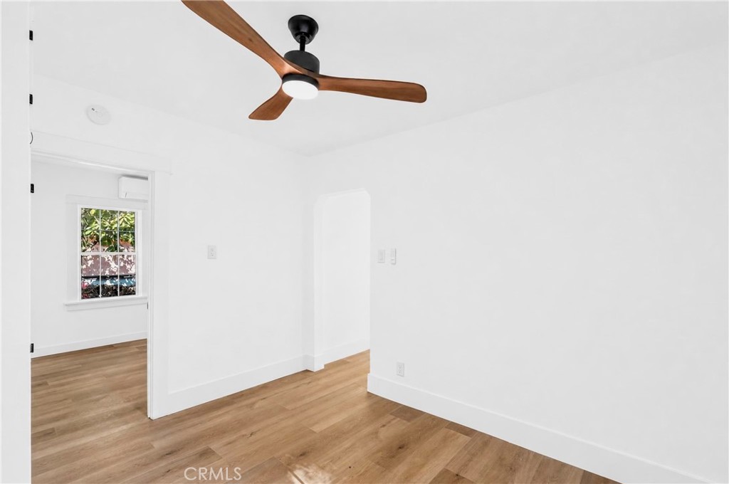 921 W Grand Property Photo 16