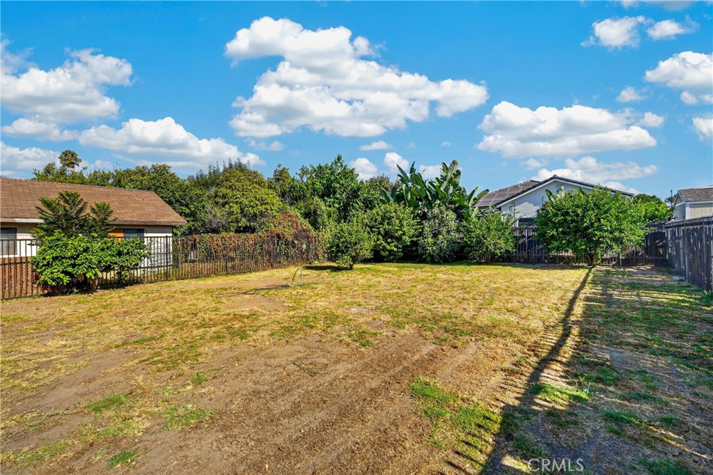 921 W Grand Property Photo 26
