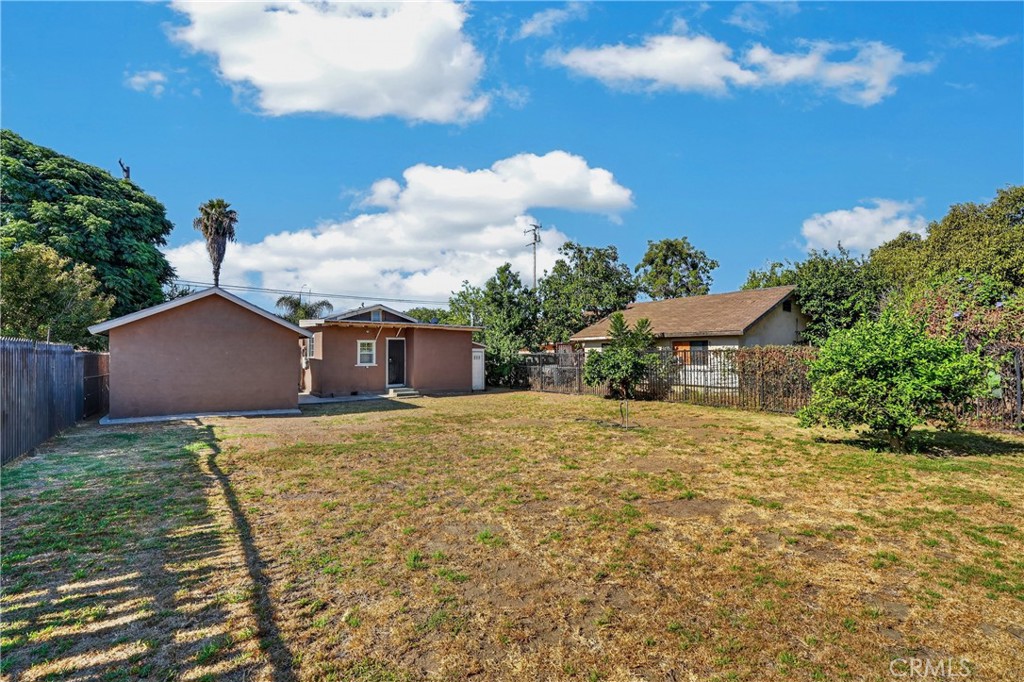 921 W Grand Property Photo 27