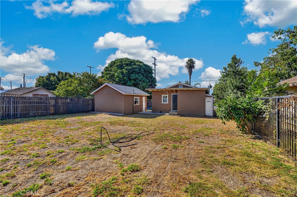 921 W Grand Property Photo 29