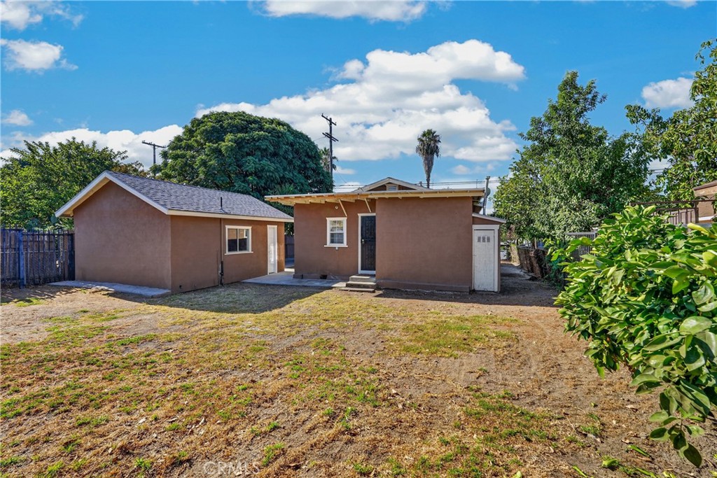 921 W Grand Property Photo 30