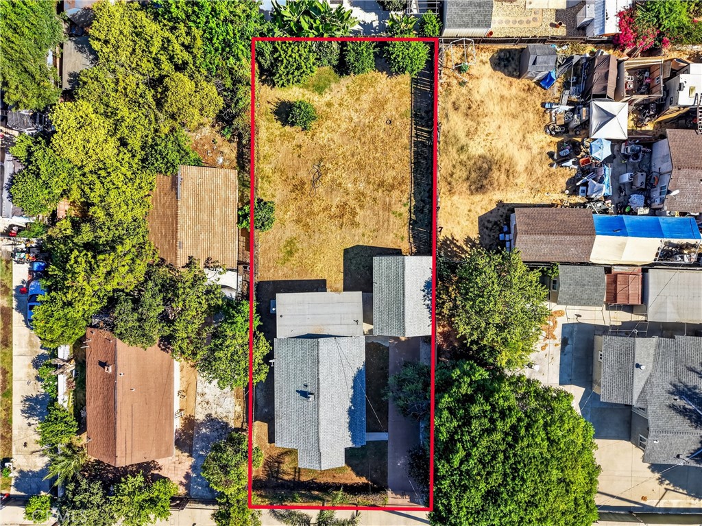 921 W Grand Property Photo 39