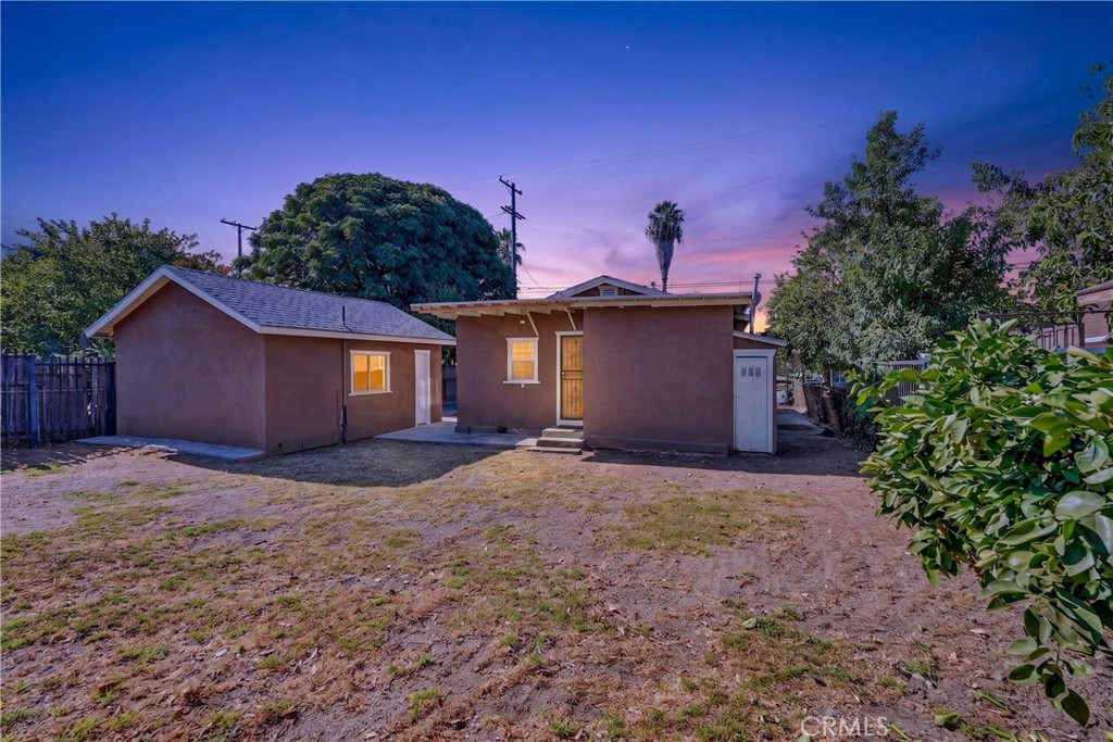 921 W Grand Property Photo 45