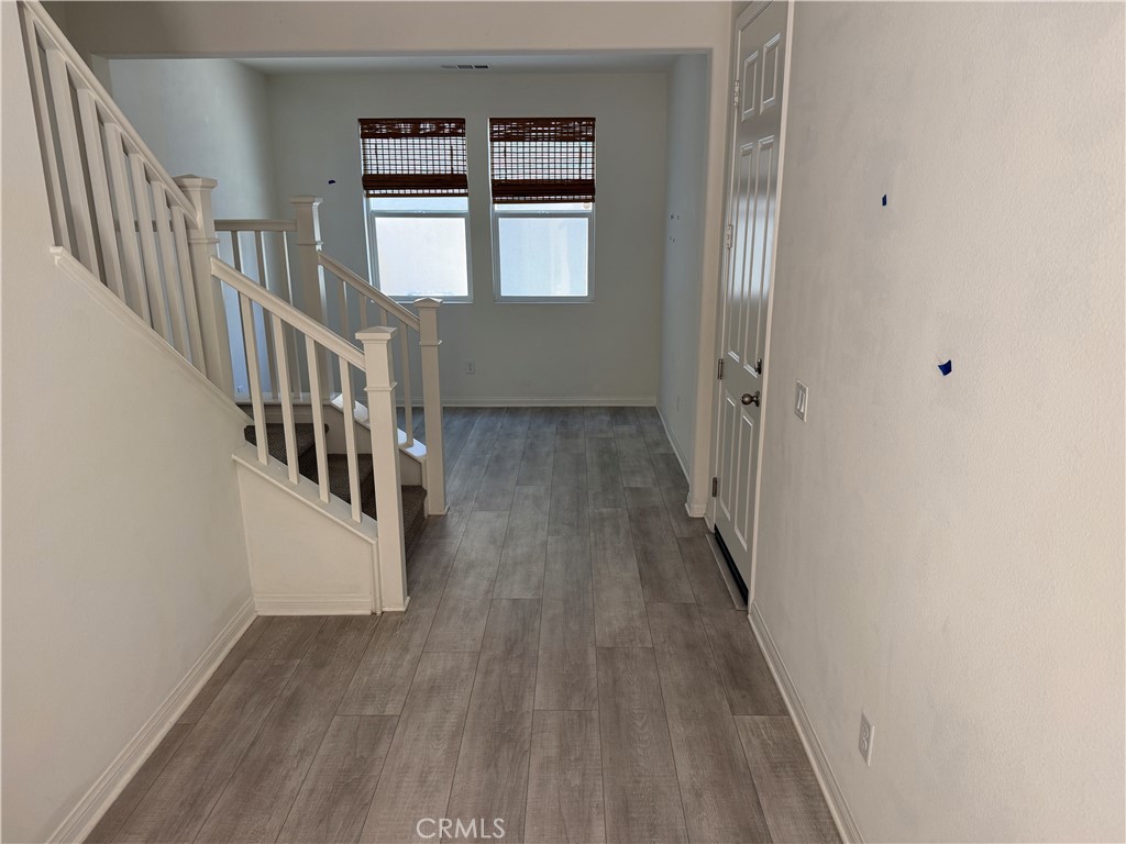 27418 Pioneer Court Property Photo 3