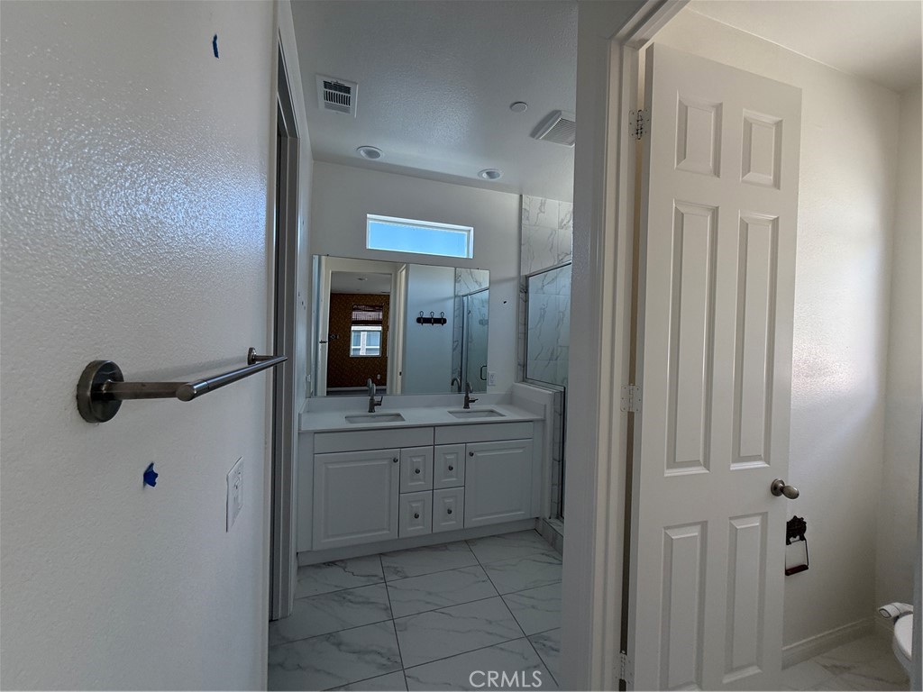 27418 Pioneer Court Property Photo 6