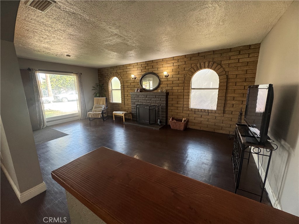 3280 Genevieve Property Photo 15