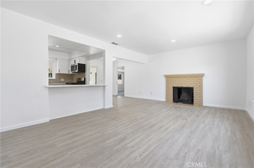 371 E Mariposa Drive Property Photo 8