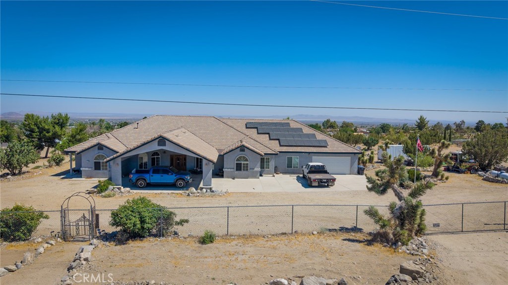 1220 Smoke Tree Property Photo 2