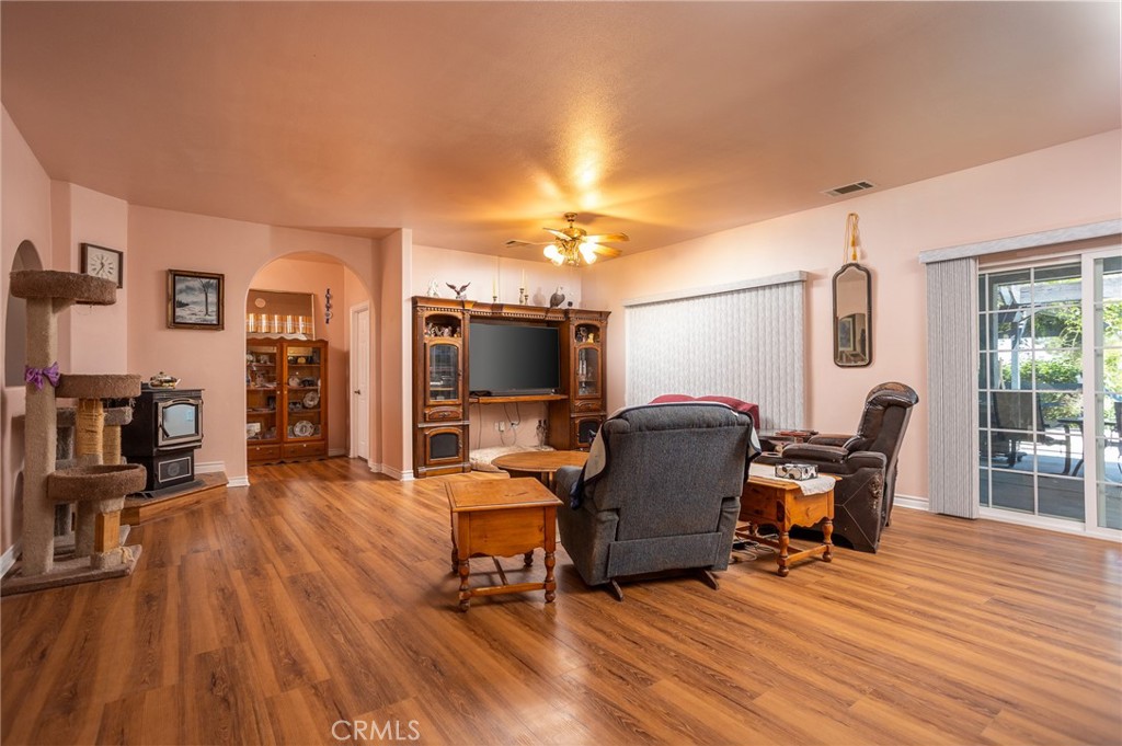 1220 Smoke Tree Property Photo 7